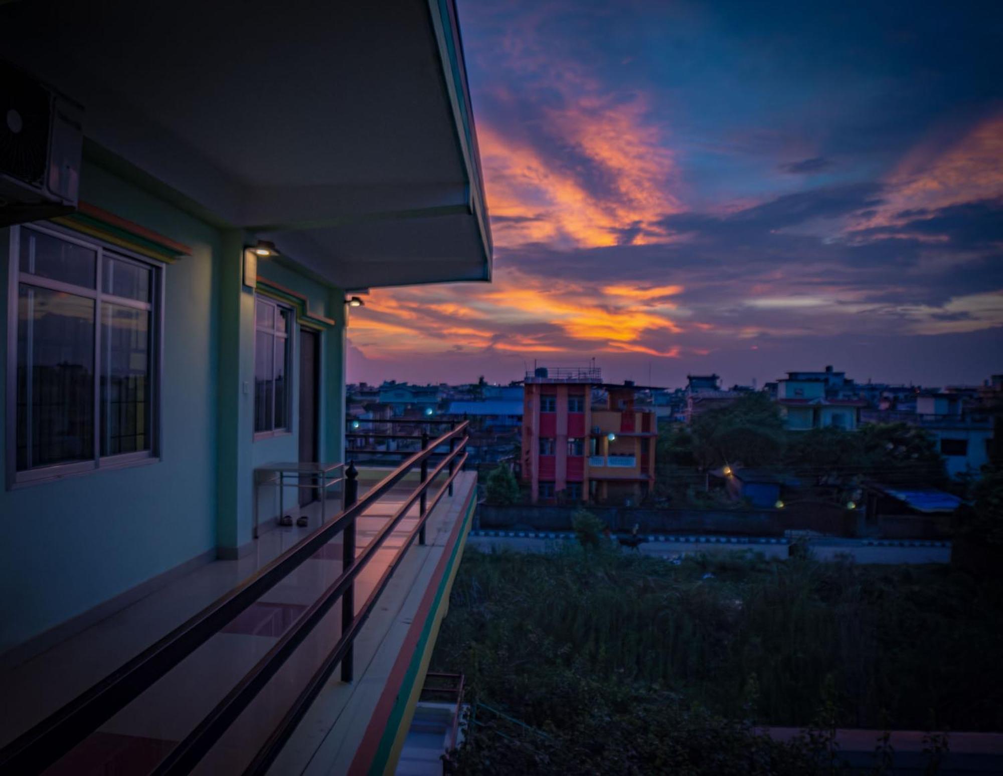 Galaxy Guest House Bhairāhawā Exteriér fotografie
